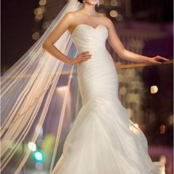 Essense of Australia Organza Wedding Gown - Picture 6 of 12
